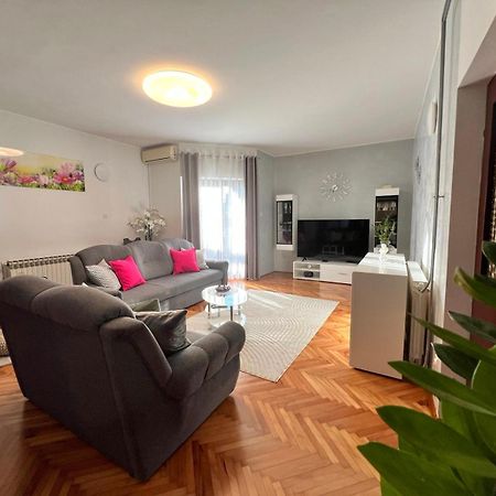 Apartment Tigo - 2 Bedrooms, 2 Bathrooms, Terrace And Big Garden Fazana Bagian luar foto