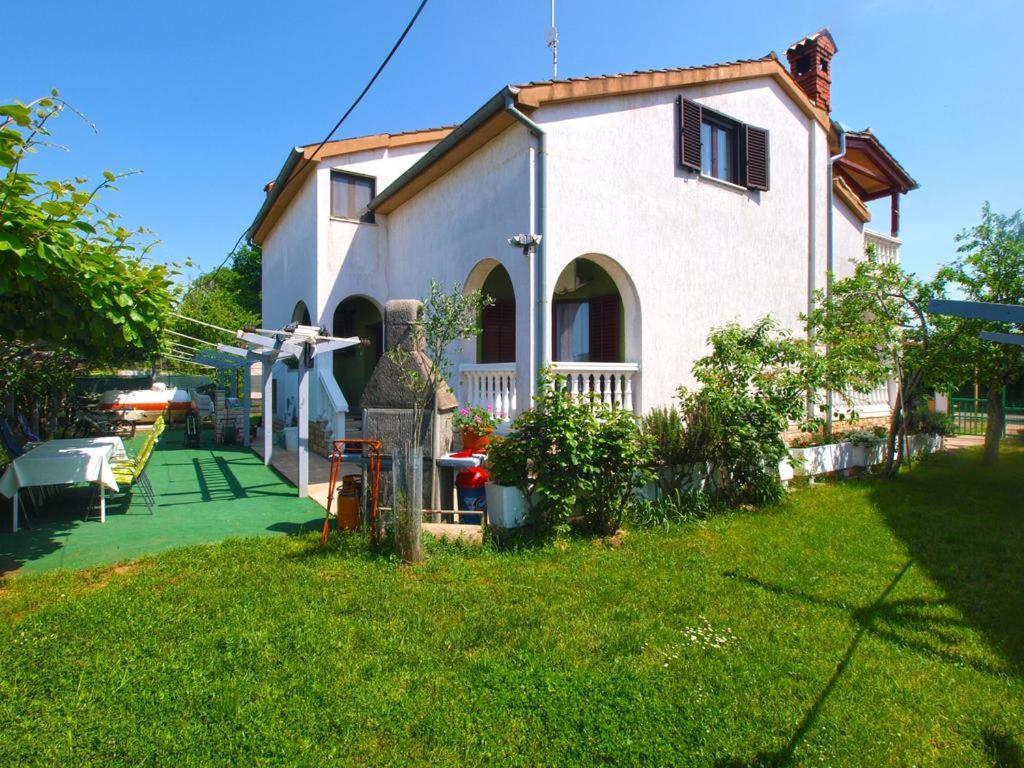 Apartment Tigo - 2 Bedrooms, 2 Bathrooms, Terrace And Big Garden Fazana Bagian luar foto