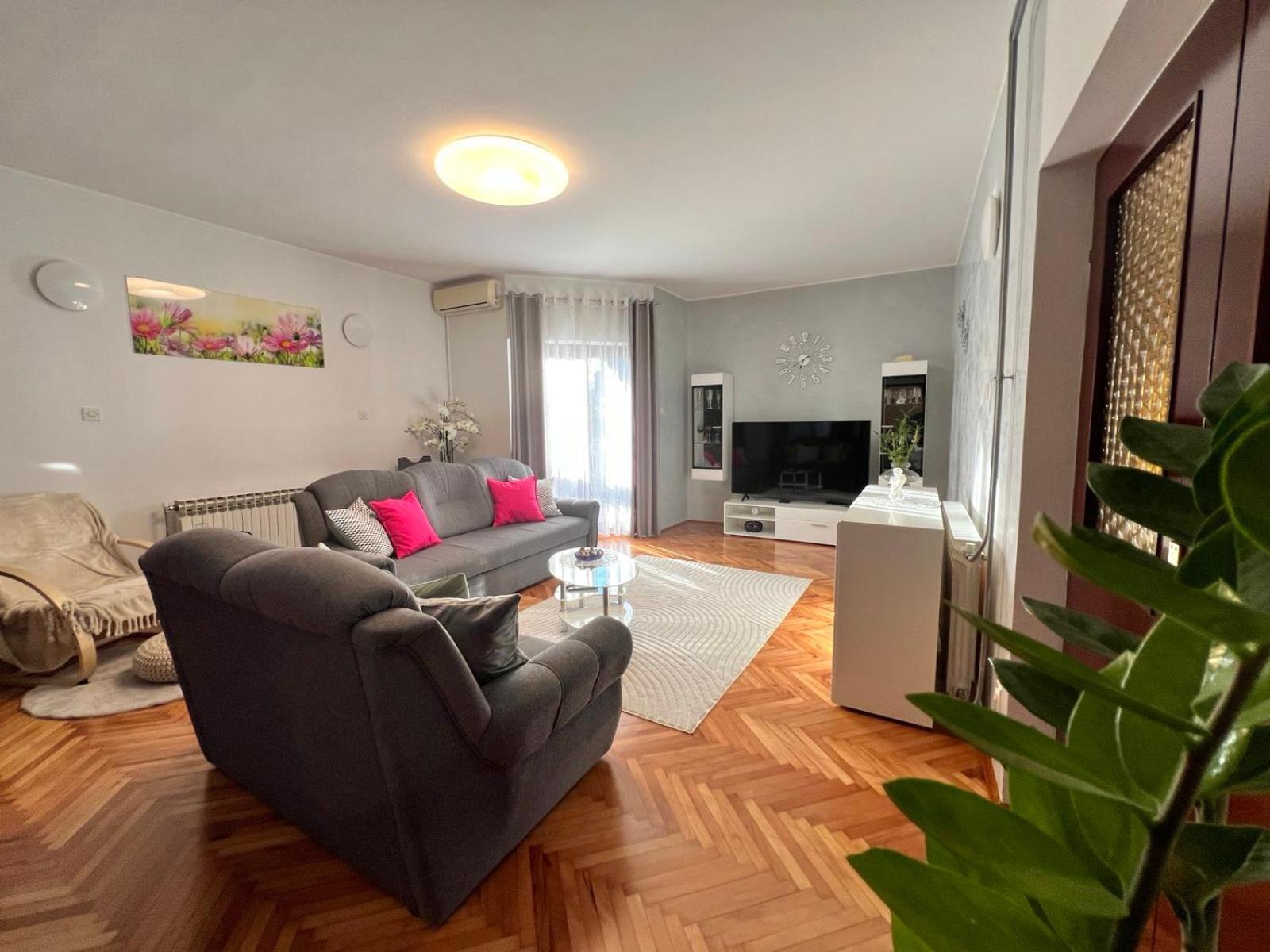 Apartment Tigo - 2 Bedrooms, 2 Bathrooms, Terrace And Big Garden Fazana Bagian luar foto