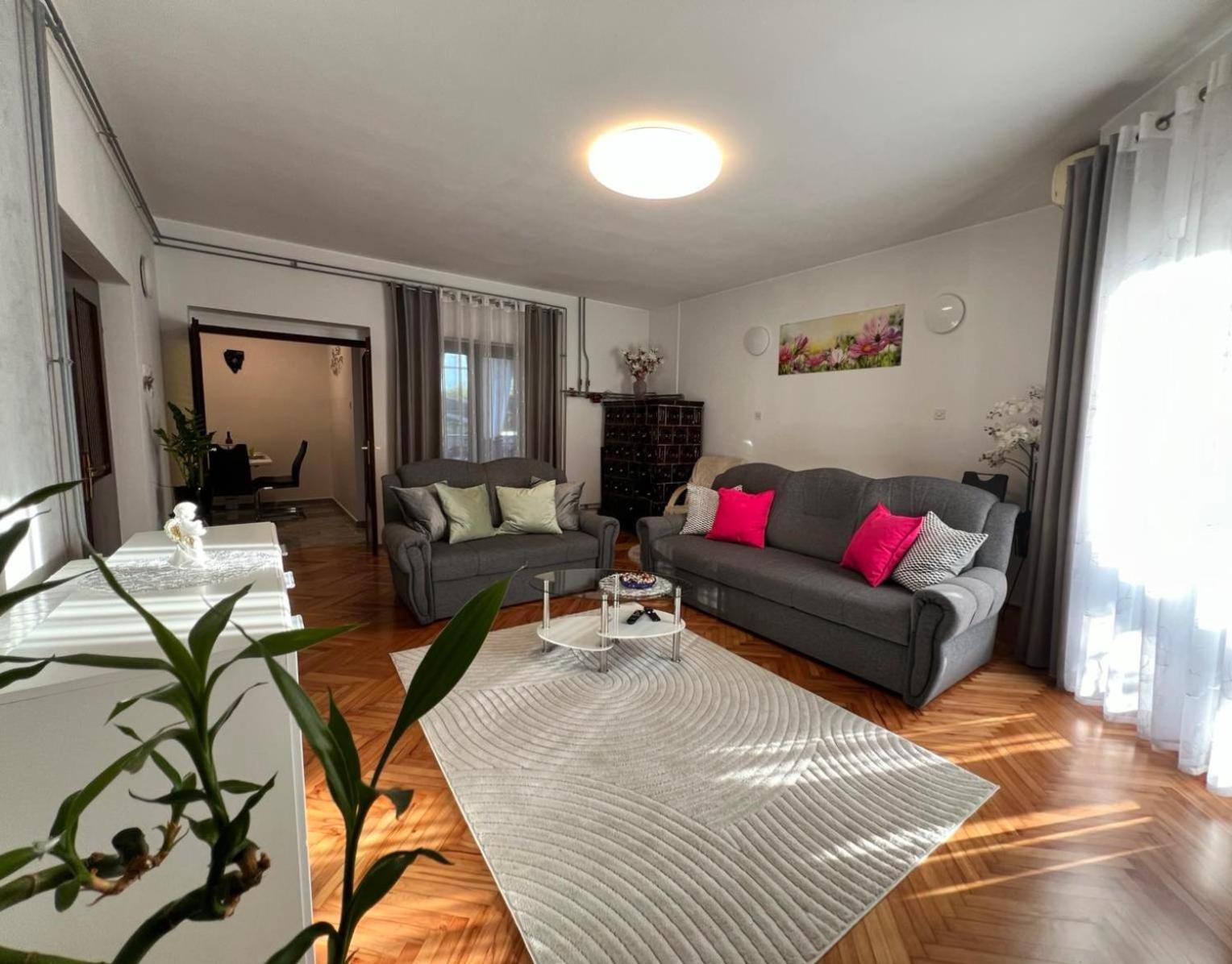 Apartment Tigo - 2 Bedrooms, 2 Bathrooms, Terrace And Big Garden Fazana Bagian luar foto
